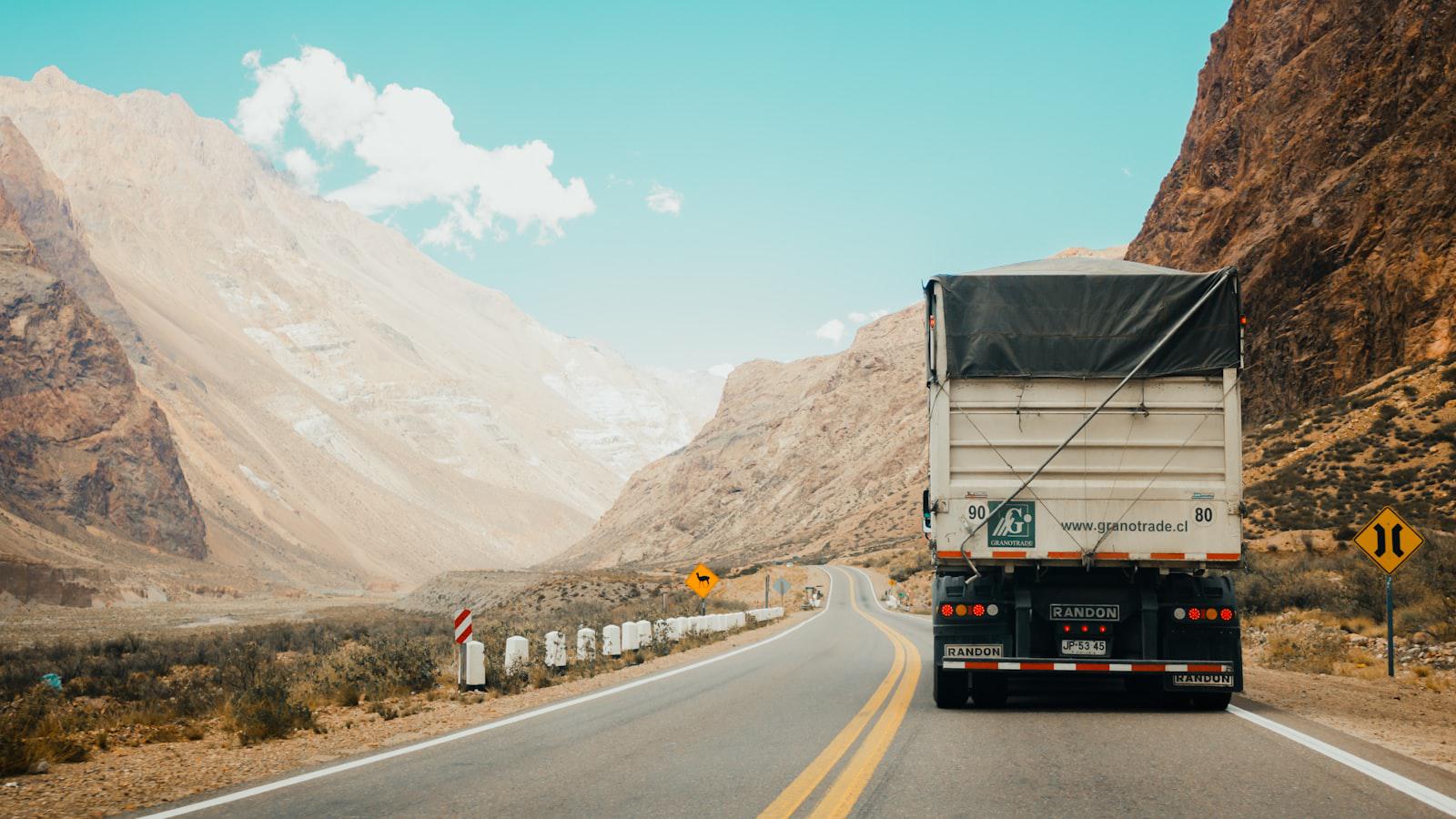 Najważniejsze kwestie w transporcie i ‌spedycji